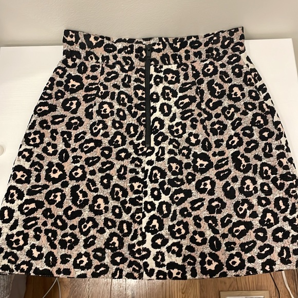 Topshop Cheetah Print Mini Skirt - Picture 2 of 4